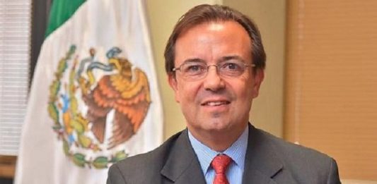 Zabalgoitia subrayó que en el caso de su país la medida es "humanitaria": "Lo que queremos evitar es que los migrantes sean una pelota de ping pong.