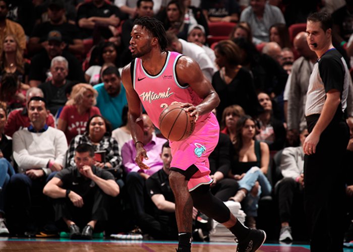 Justise Winslow logr&oacute; 24 puntos y 11 rebotes para los Heat de Miami, que vencieron 118-94 a los Cavaliers de Cleveland.
