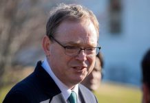 Más de 50 países han hablado con EE.UU. para negociar los aranceles, según asesor de Trump Hassett advirtió que el "Congreso debe tener en cuenta" los efectos de los que se está hablando para alcanzar una solución.