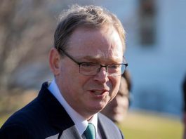 Hassett advirtió que el "Congreso debe tener en cuenta" los efectos de los que se está hablando para alcanzar una solución.