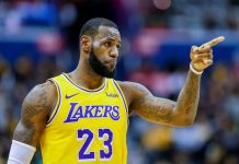 Bronny James debuta con USC tras su paro cardíaco, ante la mirada de su padre LeBron El alero estrella de Los Angeles Lakers, LeBron James, se disculpó públicamente sobre la referencia que hizo acerca del "dinero judío" y la NBA la aceptó sin que recibiese ningún tipo de sanción.