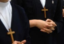 Monjas usaron dinero de un colegio católico para apostar en Las Vegas Dos monjas de un colegio católico de Torrance (California) desfalcaron 500.000 dólares del colegio católico en el que trabajaban y lo usaron para apuestas en Las Vegas