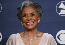 Muere la cantante y locutora de jazz Nancy Wilson, famosa por sus baladas Nacida en 1937, Wilson logró grandes éxitos en la década de 1960 con baladas y canciones románticas de jazz como su éxito "(You Don't Know) How Glad I Am".