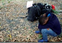 Los niños migrantes no acompañados que se encuentran en campamentos de Tijuana, México, carecen de protección y algunos intentan cruzar la frontera con EEUU de manera ilegal, dijeron hoy activistas