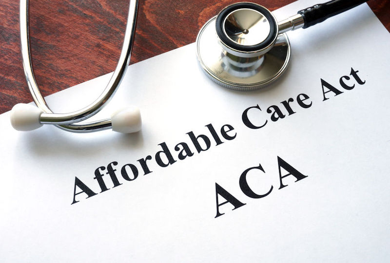 Ley de Cuidado de Salud a Bajo Precio (ACA) conocida como Obamacare.