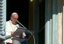 El papa pide que se respeten los derechos humanos de las familias migrantes El papa Francisco pidió hoy en la festividad de la Inmaculada Concepción en Roma que se tutelen los derechos de las familias que abandonan sus países. (Foto Twitter)