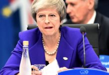 May recibe presiones para posponer el voto del "brexit" ante posible derrota Theresa May, continuó hoy buscando apoyos a su acuerdo del "brexit", entre presiones desde su propio partido.