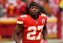 El vídeo muestra a Hunt empujando y pateando a una mujer en un incidente en febrero en un hotel de Cleveland.