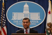 El Caucus hispano se felicita de que Becerra dirija la lucha contra la covid Xavier Becerra, sumó hoy su apoyo a una demanda judicial contra una nueva regla emitida por la actual Administración que suspende el derecho al asilo a quienes hayan cruzado la frontera de manera ilegal. (Foto de twitter @cahulaan)