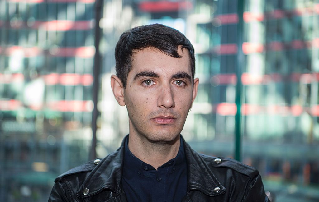 Electropop de aire pesimista, reflexivo y de "incertidumbre" es lo que propone el chileno &Aacute;lex Anwandter.
