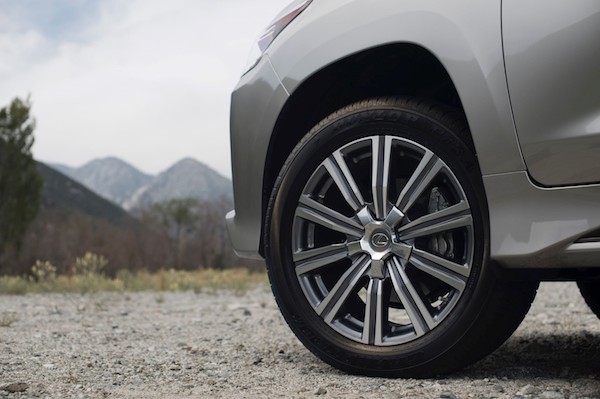 2019 Lexus LX 2 Row