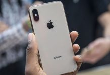 Apple trata de controlar daños tras revisar a la baja las ventas de iPhones Desde que se realizó el anuncio a última hora del miércoles, la cotización de Apple en el mercado de valores se ha desplomado.