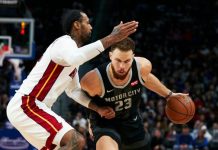 Blake Griffin estuvo cerca de conseguir triple-doble y dirigió a los Pistons de Detroit a derrotar por 98-93 a los Heat.