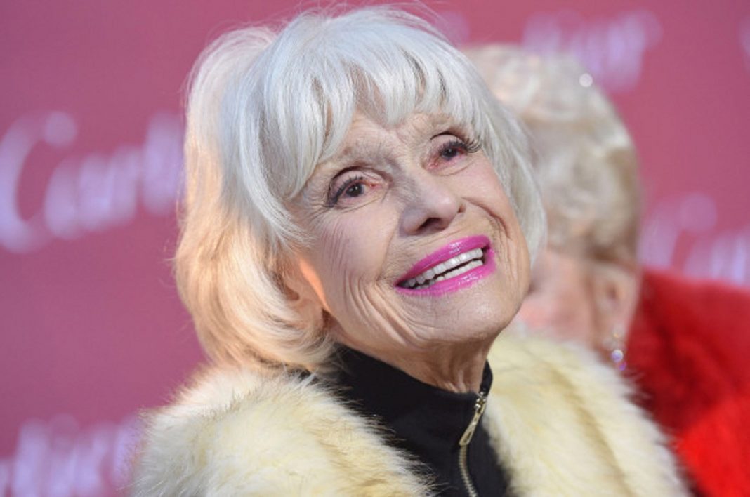 Carol Channing, que triunf&oacute; con los musicales de Broadway "Hello, Dolly!" y "Gentlemen Prefer Blondes", falleci&oacute; hoy a los 97 a&ntilde;os.