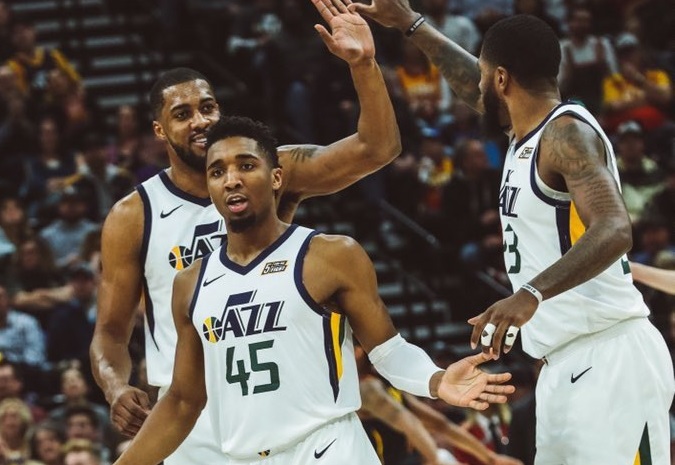 Donovan Mitchell aportó hoy 24 puntos para los Jazz de Utah, que ampliaron a seis su racha triunfal.