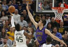 Donovan Mitchell logró 33 puntos y nueve asistencias para los Jazz de Utah, que ganaron 113-95 a los Lakers.