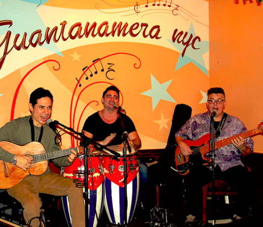 Guantanamera representando a Cuba en Nueva York Son famosos los shows musicales en vivo de Guantanamera, varios días de la semana y varias veces en el día, son una tradición ya conocida por cientos de clientes de uno de los bastiones de la cultura latinoamericana más tradicionales y famosos de la Capital del Mundo.
