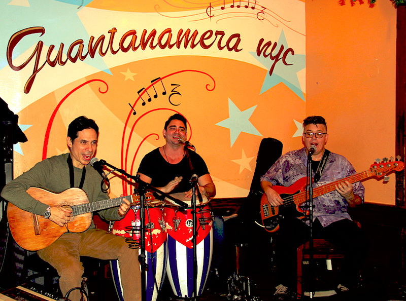 Son famosos los shows musicales en vivo de Guantanamera, varios d&iacute;as de la semana y varias veces en el d&iacute;a, son una tradici&oacute;n ya conocida por cientos de clientes de uno de los bastiones de la cultura latinoamericana m&aacute;s tradicionales y famosos de la Capital del Mundo.