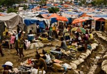 Según datos oficiales, la población extranjera residente en República Dominicana asciende a 847.979 personas y el 88,5 % de esta es nacida en Haití o es descendiente de inmigrantes haitianos.