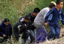 Señaló que muchos de esos niños viajan solos y otros con solo uno de sus padres, pero sin la documentación requerida para salir del país.