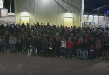 El arresto de los 376 inmigrantes indocumentados, que provienen mayormente de Centroamérica, se llevó a cabo el pasado lunes.