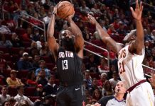 James Harden registró triple-doble para los Rockets de Houston, que derrotaron 141-113 a los Cavaliers.