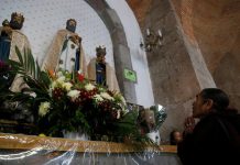 Los Reyes Magos traen milagros desde su santuario del oeste de México El festejo a las tres figuras, que son consideradas milagrosas, se extiende desde el 31 de diciembre hasta el 8 de enero.