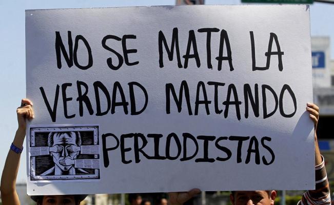 México celebra hoy el Día del Periodista con el desafío de acabar con la plaga de la violencia contra los profesionales de la comunicación.