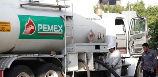 El Gobierno mexicano reforzó en las últimas horas la vigilancia en los ductos de Petróleos Mexicanos (Pemex) y ya son 5.800 efectivos de seguridad luchando contra el robo de combustible