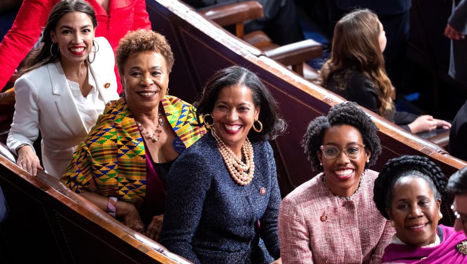 Hay que tener en cuenta el fenómeno Alexandria Ocasio-Cortez. La latina que se ha convertido en la congresista más joven.