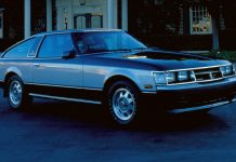 El sector del automóvil se apunta a la moda "retro" y revive modelos icónicos Fabricantes tradicionales de automóviles están reviviendo modelos desaparecidos hace décadas en un intento de recuperar parte de su esplendor perdido frente a las nuevas marcas del sector.