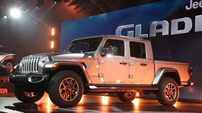 Otro nombre que ha sido recuperado tras d&eacute;cadas en el olvido es Gladiator, la nueva camioneta "pickup" de Jeep.