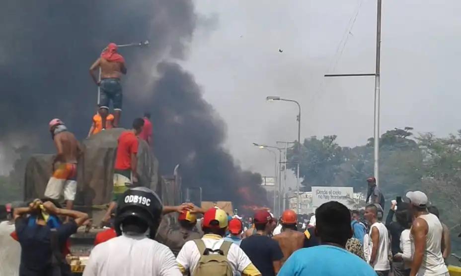 La mayor tensión por los bloqueos se vivió en el Francisco de Paula Santander, que también une a Cúcuta con Ureña.