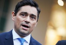 Comienza la cumbre sobre crisis en Venezuela con un "ya basta" de Vecchio Vecchio se encargó de dar el discurso inaugural de la cita, que reúne a expertos, diplomáticos y empresarios de más de 60 países.