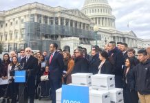 Republicanos y grupos critican que DACA no esté en pacto para evitar cierre