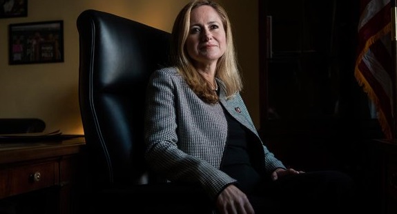 Insistió Mucarsel-Powell, en la importancia de mostrar todo el respaldo necesario a la necesitada población venezolana.