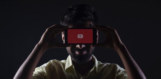 En un comunicado, Youtube, que forma parte de la matriz de Google, Alphabet, indicó haber tomado "acciones inmediatas" para eliminar dichos contenidos.