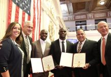 Los miembros de los Patriots recibieron mociones de reconocimiento por su labor y ejemplo al formar parte de uno de los deportes más vistos en el mundo.