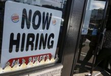Los datos de creación de empleo divulgados por el Gobierno prácticamente doblaron las expectativas de los analistas.