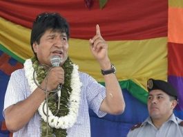 Evo Morales insta a los presidentes latinoamericanos a unirse contra Estados Unidos "América Latina nunca volverá a ser el patio trasero de EE.UU.", concluyó el jefe de Estado boliviano, uno de los aliados políticos del presidente de Venezuela, Nicolás Maduro.