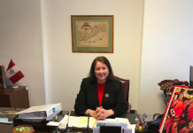 La Embajadora Marita Landaveri, prestigiosa diplomática de carrera, actual Cónsul General de Perú en Nueva York, ciudad a la cual retorna después de treinta y siete años.