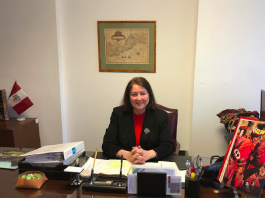 La Embajadora Marita Landaveri, prestigiosa diplomática de carrera, actual Cónsul General de Perú en Nueva York, ciudad a la cual retorna después de treinta y siete años.