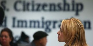 Consultados sobre la situación en la frontera, el 27 % de los encuestados ve el problema como "una crisis", mientras el 45 % afirma que es "un problema serio".