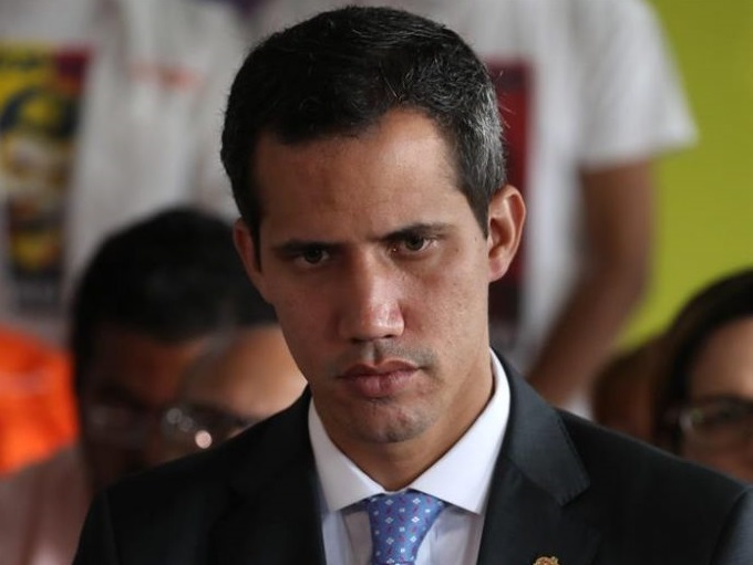 Guaidó reafirmó el jueves en un "decreto presidencial" la autorización para el ingreso de la ayuda humanitaria.