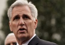 Kevin McCarthy, aplaudió este martes que los congresistas demócratas hayan cedido a aprobar fondos para el muro.