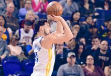 107-117. Klay Thompson y los Warriors hunden a los Suns Los Warriors (39-15) sumaron tres victorias consecutivas y se mantienen en el liderato de la División Pacífico.