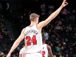 106-125. Lauri Markkanen logra doble-doble en triunfo de los Bulls Markkanen anotó al menos 30 puntos por tercer partido consecutivo.