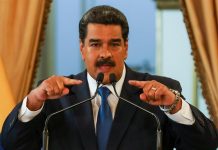 El presidente de Venezuela, Nicolás Maduro, habla durante una rueda de prensa en el palacio presidencial de Miraflores.