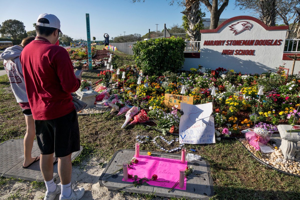 El tiroteo el D&iacute;a de San Valent&iacute;n de 2018 acab&oacute; tr&aacute;gicamente con la vida de 14 estudiantes y 3 empleados de la escuela secundaria Marjory Stoneman Douglas.