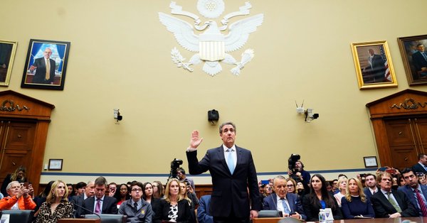 Michael Cohen, presentó ante el Congreso un cheque con el que el mandatario le reembolsó parte del pago de 130.000 dólares que hizo a la actriz porno Stormy Daniels.